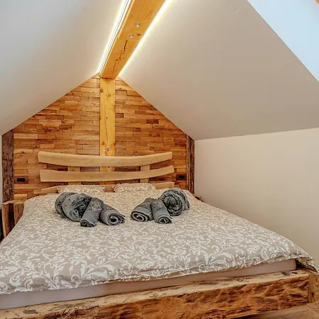 Vineyard Pri Mali Luzi בית נופש *